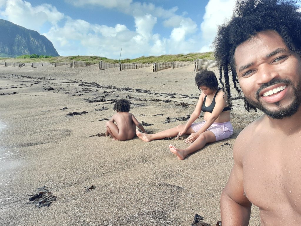 Quadrillionaire Trott Bailey Family chilling at the beach. Buff Bodybuilder Kimroy KB Bailey, Food lover Sher Trott Bailey and Princess Keilah Trott Bailey