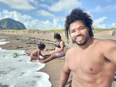 Quadrillionaire Trott Bailey Family chilling at the beach. Buff Bodybuilder Kimroy KB Bailey, Food lover Sher Trott Bailey and Princess Keilah Trott Bailey