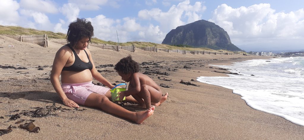 Quadrillionaire Trott Bailey Family chilling at the beach. Buff Bodybuilder Kimroy KB Bailey, Food lover Sher Trott Bailey and Princess Keilah Trott Bailey