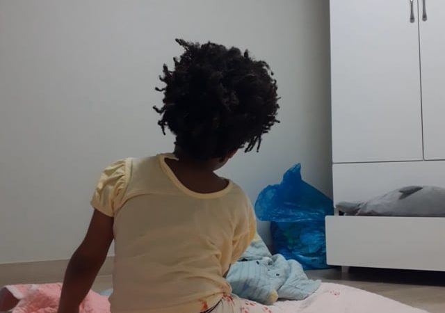 Quadrillionaire Sisters Keilah and Kaleeyon playing peek-a-boo